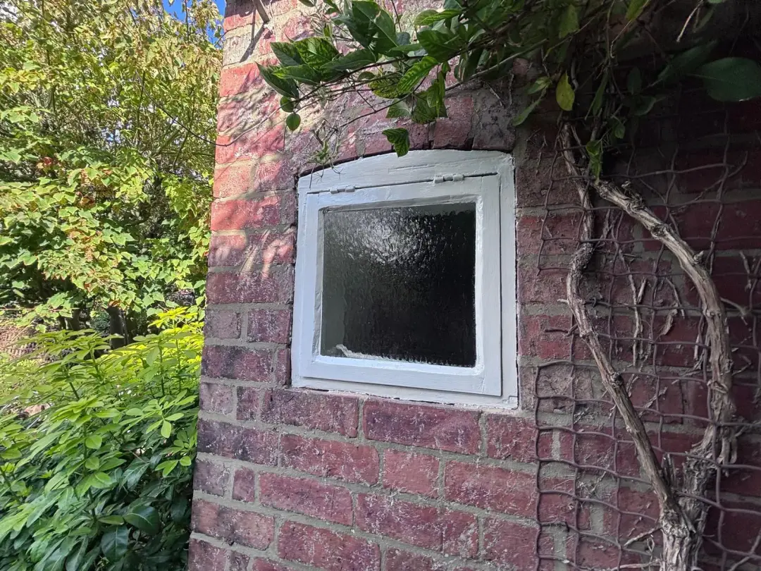 Traditional doors and windows — Window finish