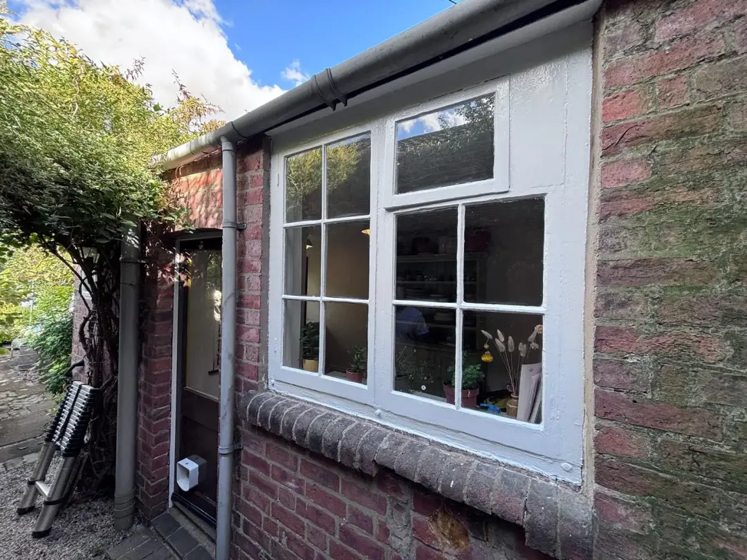 Traditional doors and windows — Window finish